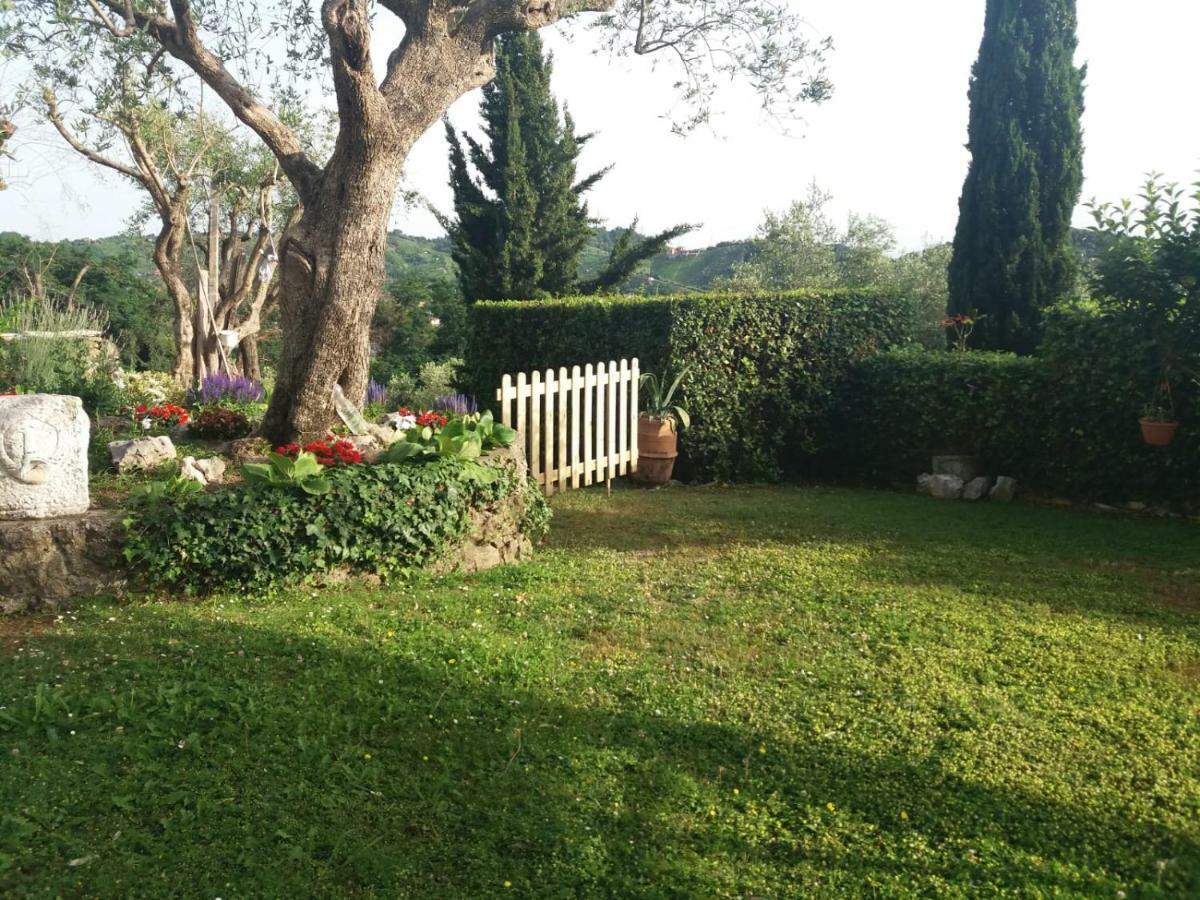 Da Adria Al Corvenale - Casa Vacanze Carrara - Villa Bagian luar foto